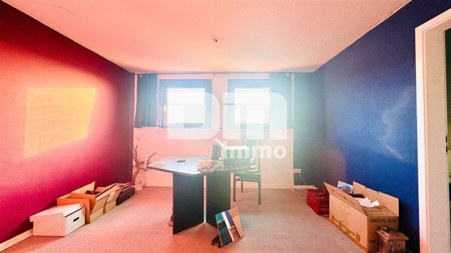 Ein-bis Zweifamilienhaus mit Anbauten auf 1.250 m² Traumgrundstück mit Panoramablick - Bestand OG / DG Schlafzimmer 1